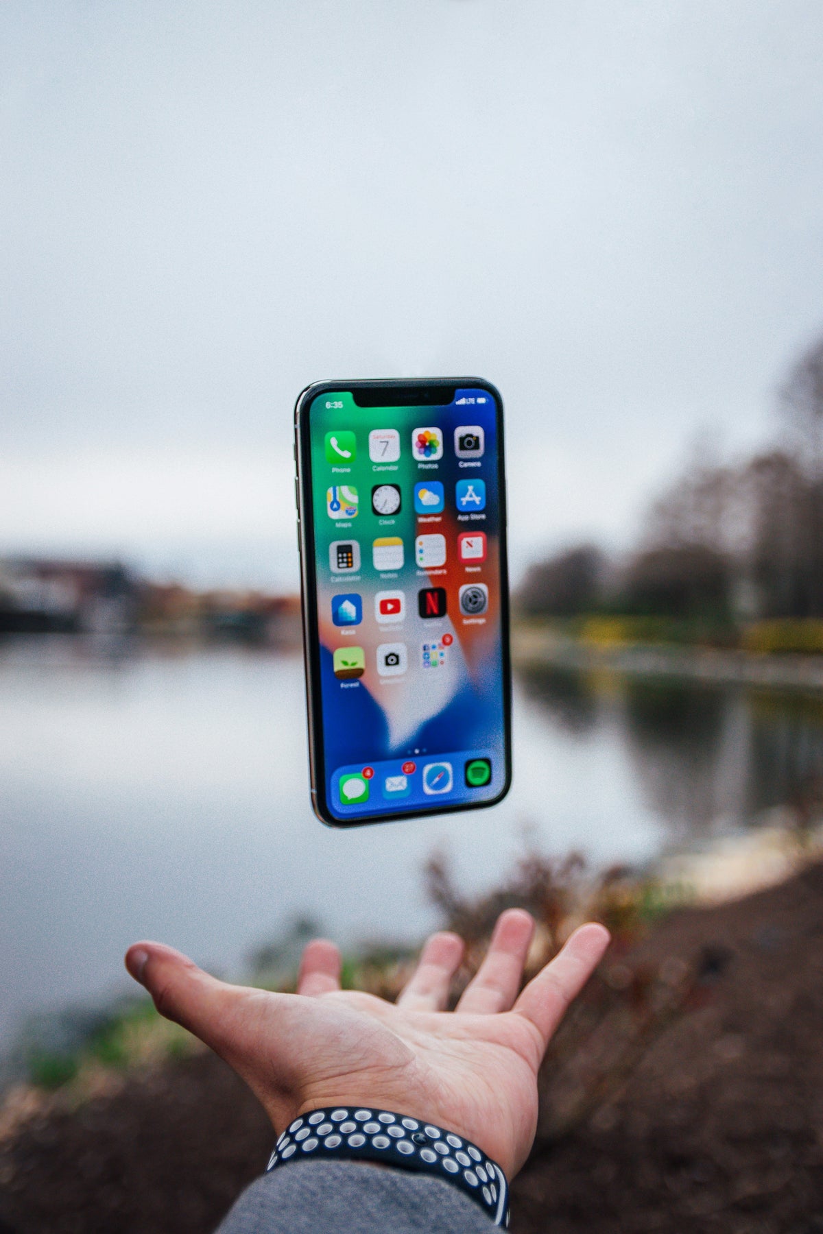 Mobiles & Accessories